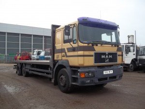 2 - MAN_18.403_6x2_Flatbed