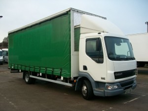 7.5 ton Curtainsider light truck