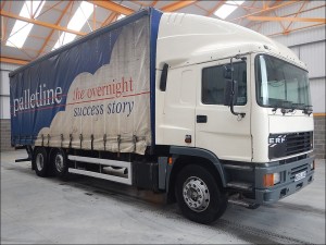 ERF EC8 Curtainsider